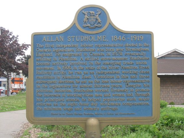 Plaque Photo