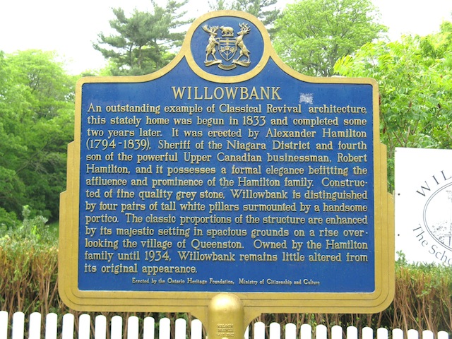 Plaque Photo