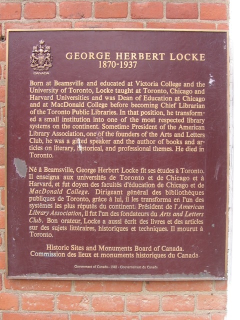 Plaque Photo